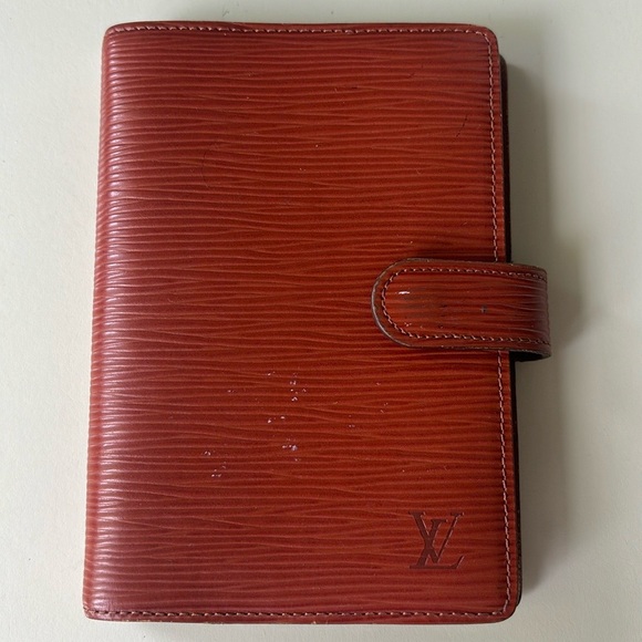CLOSET CLEAR OUT PRICE CUT Pre-owned Louis Vuitton Agenda Cover - Picture 6 of 12